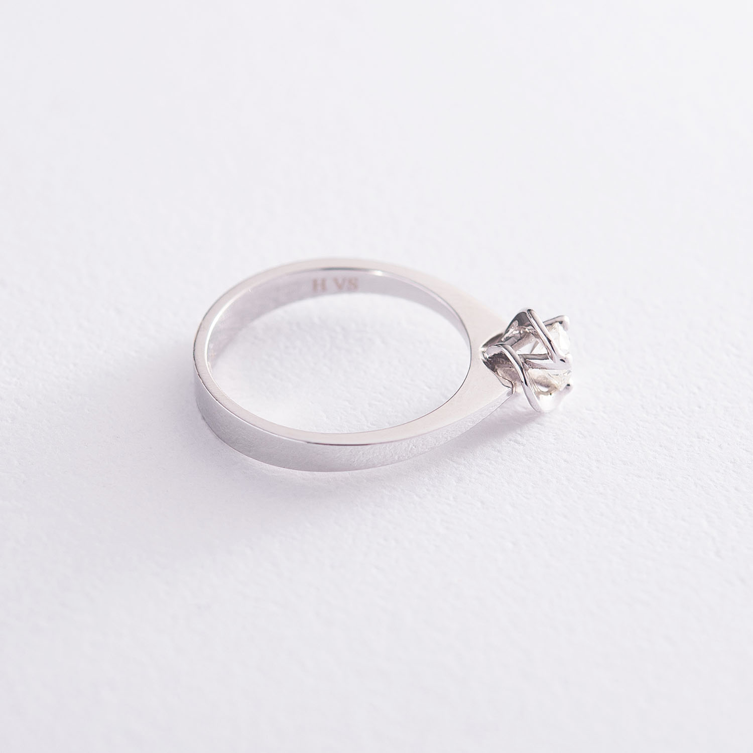 Золотое кольцо "Цветок" с бриллиантами 3