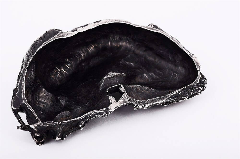 Серебряная фигура ручной работы "Спящая собака" 2