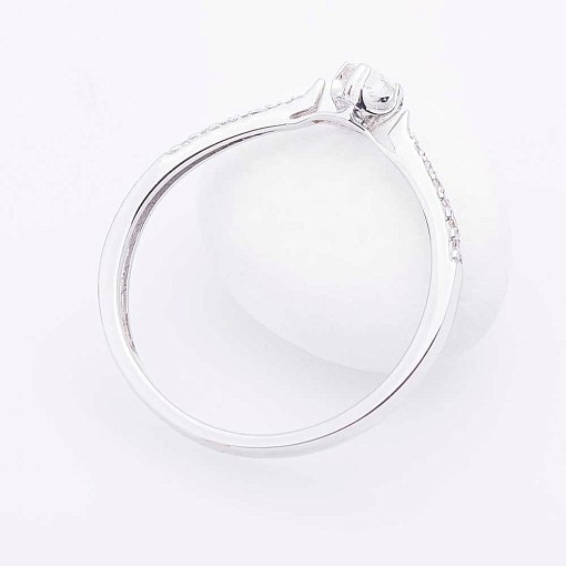 Золотое кольцо с белыми бриллиантами 3