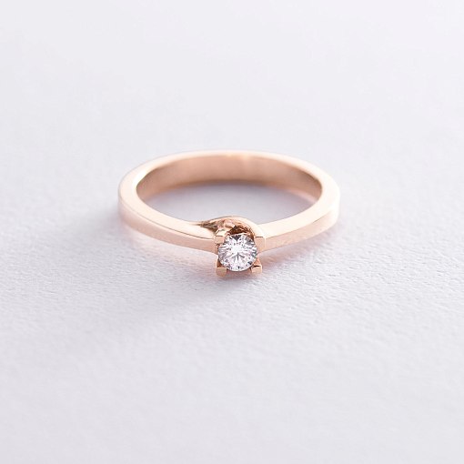 Помолвочное золотое кольцо с бриллиантом 2
