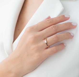 картинка Помолвочное золотое кольцо с бриллиантом Интернет магазин Oniks Premiun