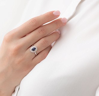 картинка Золотое кольцо с сапфиром и бриллиантами Интернет магазин Oniks Premiun