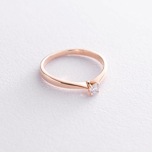 Помолвочное кольцо в красном золоте (бриллиант)