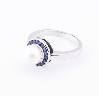 картинка Золотое кольцо с культивированным жемчугом и сапфирами Интернет магазин Oniks Premiun