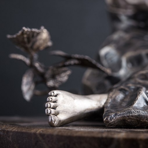 Серебряная фигура-фонтан ручной работы "Барышня с кувшином" 6