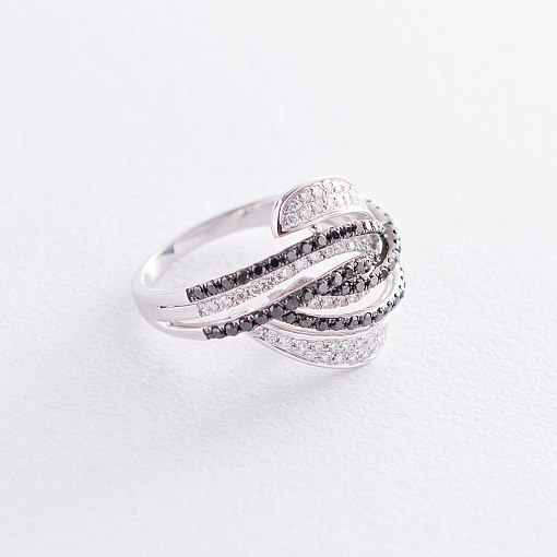 Золотое кольцо с черными и белыми бриллиантами 3