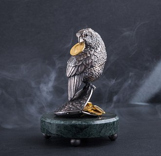 картинка Серебряная фигура ручной работы "Попугай на кошельке с монетами" Интернет магазин Oniks Premiun