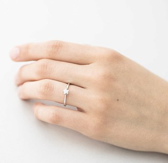 картинка Золотое помолвочное кольцо (бриллиант) Интернет магазин Oniks Premiun