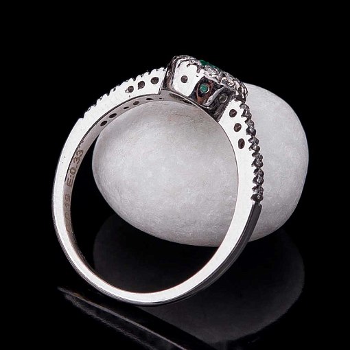 Помолвочное кольцо с бриллиантами и изумрудом 5