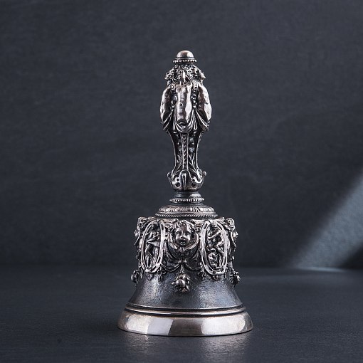 Серебряная фигура ручной работы "Колокольчик"