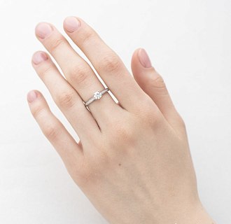 картинка Золотое помолвочное кольцо с бриллиантами Интернет магазин Oniks Premiun