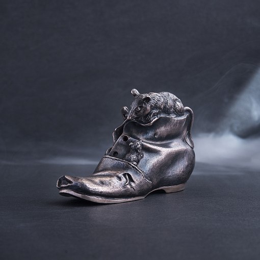 Серебряная фигура "Старый ботинок и мышки"