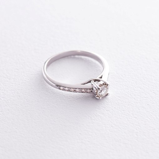 Помолвочное кольцо в белом золоте (бриллианты)