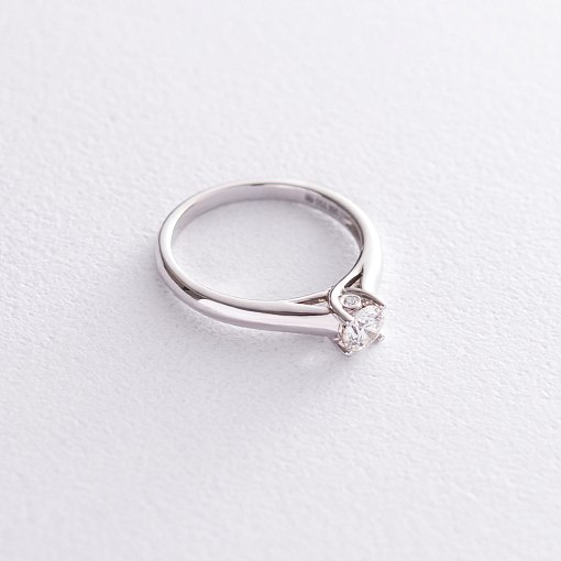 Помолвочное кольцо в белом золоте (бриллиант)