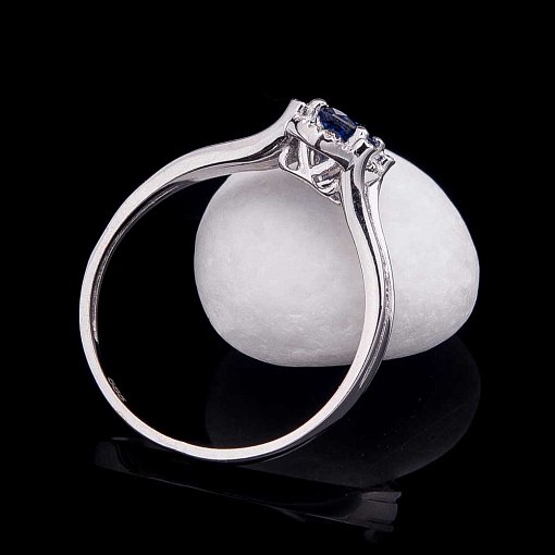 Золотое кольцо с синим сапфиром и бриллиантами 5