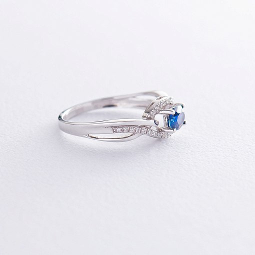 Золотое кольцо с синим сапфиром и бриллиантами 3