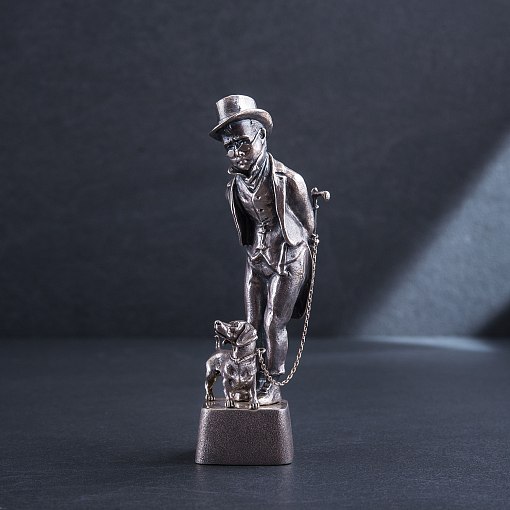 Серебряная фигура ручной работы "Франт с собачкой"