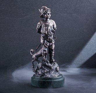 картинка Серебряная фигура ручной работы "Мальчик с собакой" Интернет магазин Oniks Premiun