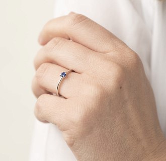 картинка Золотое кольцо с синим сапфиром Интернет магазин Oniks Premiun