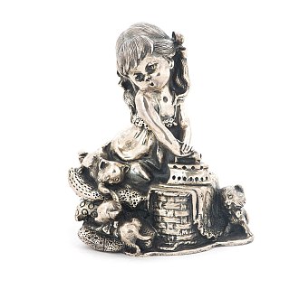 картинка Серебряная фигура ручной работы "Маленькая девочка" Интернет магазин Oniks Premiun