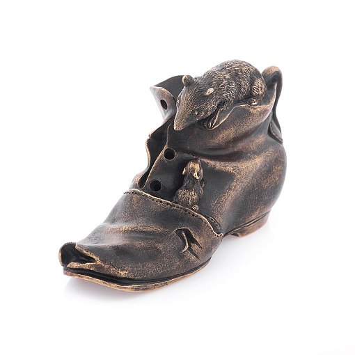 Бронзовая фигура "Старый ботинок и мышки"