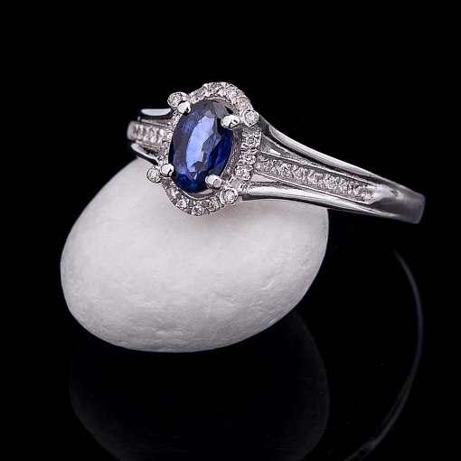 Золотое кольцо с синим сапфиром и бриллиантами 6