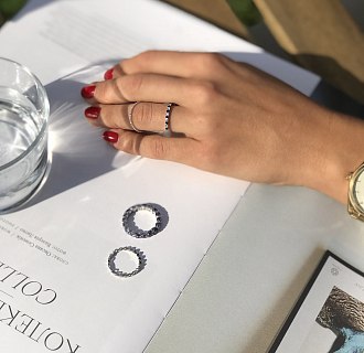 картинка Золотое кольцо с бриллиантами и сапфирами Интернет магазин Oniks Premiun