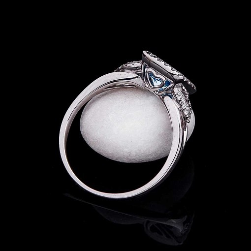 Золотое кольцо с голубым топазом и бриллиантами 2
