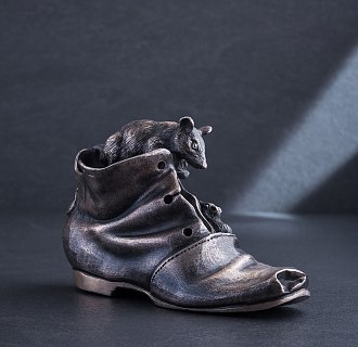 картинка Серебряная фигура "Старый ботинок и мышки" Интернет магазин Oniks Premiun