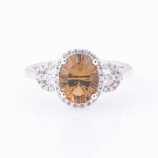 Золотое кольцо с дымчатым кварцем и бриллиантами 3